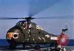 Standbild US Marine Corps UH 34D Hubschrauber Atlantik, 1962, aus Sekunde 26 historischem Filmmaterial Videoclip 65675024589