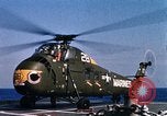 Standbild US Marine Corps UH 34D Hubschrauber Atlantik, 1962, aus Sekunde 28 historischem Filmmaterial Videoclip 65675024589