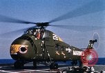 Standbild US Marine Corps UH 34D Hubschrauber Atlantik, 1962, aus Sekunde 31 historischem Filmmaterial Videoclip 65675024589