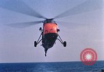 Immagine di Elicottero atterra sul ponte Oceano atlantico, 1962, secondo 11 filmato di repertorio 65675024590