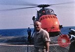 Immagine di Elicottero atterra sul ponte Oceano atlantico, 1962, secondo 21 filmato di repertorio 65675024590
