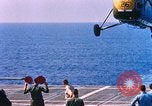 Standbild US Marine Corps UH 34D Hubschrauber landet auf Deck Cape Canaveral Florida USA, 1962, aus Sekunde 19 historischem Filmmaterial Videoclip 65675024593