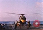 Standbild US Marine Corps UH 34D Hubschrauber Atlantik, 1962, aus Sekunde 58 historischem Filmmaterial Videoclip 65675024596