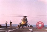 Standbild US Marine Corps UH 34D Hubschrauber Atlantik, 1962, aus Sekunde 60 historischem Filmmaterial Videoclip 65675024596
