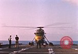 Standbild US Marine Corps UH 34D Hubschrauber Atlantik, 1962, aus Sekunde 61 historischem Filmmaterial Videoclip 65675024596