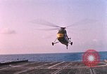 Standbild US Marine Corps UH 34D Hubschrauber Atlantik, 1962, aus Sekunde 22 historischem Filmmaterial Videoclip 65675024597