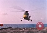 Standbild US Marine Corps UH 34D Hubschrauber Atlantik, 1962, aus Sekunde 26 historischem Filmmaterial Videoclip 65675024597