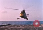 Standbild US Marine Corps UH 34D Hubschrauber Atlantik, 1962, aus Sekunde 27 historischem Filmmaterial Videoclip 65675024597