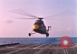 Standbild US Marine Corps UH 34D Hubschrauber Atlantik, 1962, aus Sekunde 28 historischem Filmmaterial Videoclip 65675024597