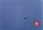Standbild US Marine Corp UH 34D Hubschrauber Atlantik, 1962, aus Sekunde 25 historischem Filmmaterial Videoclip 65675024598