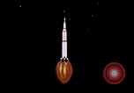 Immagine di Inizio degli anni sessanta e rappresentazione animata sbarco sulla luna United States USA, 1962, secondo 12 filmato di repertorio 65675024615