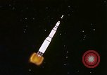 Immagine di Inizio degli anni sessanta e rappresentazione animata sbarco sulla luna United States USA, 1962, secondo 32 filmato di repertorio 65675024615