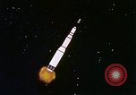 Immagine di Inizio degli anni sessanta e rappresentazione animata sbarco sulla luna United States USA, 1962, secondo 34 filmato di repertorio 65675024615