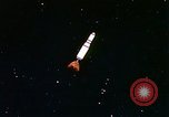 Immagine di Inizio degli anni sessanta e rappresentazione animata sbarco sulla luna United States USA, 1962, secondo 52 filmato di repertorio 65675024615