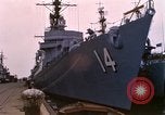 Immagine di Partenza di USS Dewey Norfolk Virginia USA, 1962, secondo 33 filmato di repertorio 65675024617
