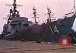 Immagine di Partenza di USS Dewey Norfolk Virginia USA, 1962, secondo 38 filmato di repertorio 65675024617