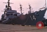 Immagine di Partenza di USS Dewey Norfolk Virginia USA, 1962, secondo 39 filmato di repertorio 65675024617