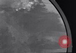 Standbild 321 Bombardierung Gruppe Capua Italien, 1943, aus Sekunde 33 historischem Filmmaterial Videoclip 65675024657