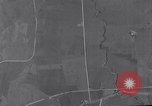 Standbild 321 Bombardierung Gruppe Capua Italien, 1943, aus Sekunde 51 historischem Filmmaterial Videoclip 65675024657