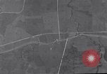 Standbild 321 Bombardierung Gruppe Capua Italien, 1943, aus Sekunde 57 historischem Filmmaterial Videoclip 65675024657