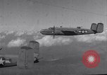 Standbild 321 Bombardierung Gruppe Capua Italien, 1943, aus Sekunde 62 historischem Filmmaterial Videoclip 65675024657