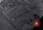 Standbild Mission über Enemy Territory BEAUVAIS FRANKREICH, 1943, aus Sekunde 18 historischem Filmmaterial Videoclip 65675024659