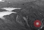 Standbild B 24 demoliert Attu Island Aleutian Inseln, 1943, aus Sekunde 42 historischem Filmmaterial Videoclip 65675024662