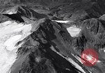 Standbild B 24 demoliert Attu Island Aleutian Inseln, 1943, aus Sekunde 47 historischem Filmmaterial Videoclip 65675024662