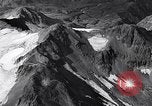 Standbild B 24 demoliert Attu Island Aleutian Inseln, 1943, aus Sekunde 48 historischem Filmmaterial Videoclip 65675024662