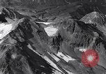 Standbild B 24 demoliert Attu Island Aleutian Inseln, 1943, aus Sekunde 50 historischem Filmmaterial Videoclip 65675024662
