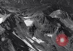 Standbild B 24 demoliert Attu Island Aleutian Inseln, 1943, aus Sekunde 51 historischem Filmmaterial Videoclip 65675024662