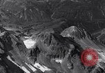 Standbild B 24 demoliert Attu Island Aleutian Inseln, 1943, aus Sekunde 53 historischem Filmmaterial Videoclip 65675024662