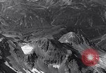 Standbild B 24 demoliert Attu Island Aleutian Inseln, 1943, aus Sekunde 54 historischem Filmmaterial Videoclip 65675024662