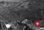 Standbild B 24 demoliert Attu Island Aleutian Inseln, 1943, aus Sekunde 56 historischem Filmmaterial Videoclip 65675024662