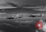 Immagine di Bombardamento Corleto Perticara Italia, 1943, secondo 11 filmato di repertorio 65675024666