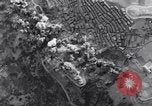 Immagine di Bombardamento Corleto Perticara Italia, 1943, secondo 18 filmato di repertorio 65675024666