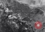 Immagine di Bombardamento Corleto Perticara Italia, 1943, secondo 20 filmato di repertorio 65675024666