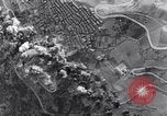 Immagine di Bombardamento Corleto Perticara Italia, 1943, secondo 21 filmato di repertorio 65675024666