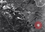 Immagine di Bombardamento Corleto Perticara Italia, 1943, secondo 22 filmato di repertorio 65675024666