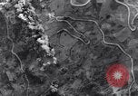 Immagine di Bombardamento Corleto Perticara Italia, 1943, secondo 31 filmato di repertorio 65675024666