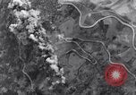 Immagine di Bombardamento Corleto Perticara Italia, 1943, secondo 32 filmato di repertorio 65675024666