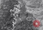 Immagine di Bombardamento Corleto Perticara Italia, 1943, secondo 36 filmato di repertorio 65675024666