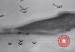 Standbild Bombardierung über Brenner Italien, 1943, aus Sekunde 22 historischem Filmmaterial Videoclip 65675024669
