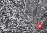 Standbild Bombardierung über Brenner Italien, 1943, aus Sekunde 52 historischem Filmmaterial Videoclip 65675024669