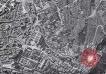 Standbild Bombardierung über Brenner Italien, 1943, aus Sekunde 53 historischem Filmmaterial Videoclip 65675024669