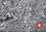 Standbild Bombardierung über Brenner Italien, 1943, aus Sekunde 59 historischem Filmmaterial Videoclip 65675024669