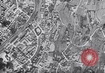 Standbild Bombardierung über Brenner Italien, 1943, aus Sekunde 61 historischem Filmmaterial Videoclip 65675024669