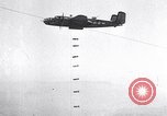 Standbild Bombardierung Italien, 1943, aus Sekunde 7 historischem Filmmaterial Videoclip 65675024670