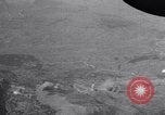 Standbild Bombardierung Italien, 1943, aus Sekunde 14 historischem Filmmaterial Videoclip 65675024670