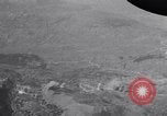 Standbild Bombardierung Italien, 1943, aus Sekunde 15 historischem Filmmaterial Videoclip 65675024670